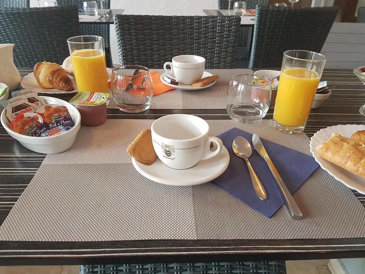 **  Hotel De La Poste Peymeinade Francie